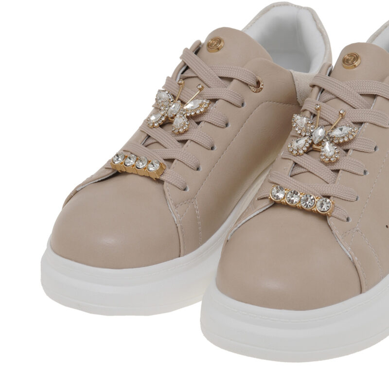 Seven γυναικεία sneakers σε μπεζ χρώμα με διακοσμητικά στοιχεία - Image 2