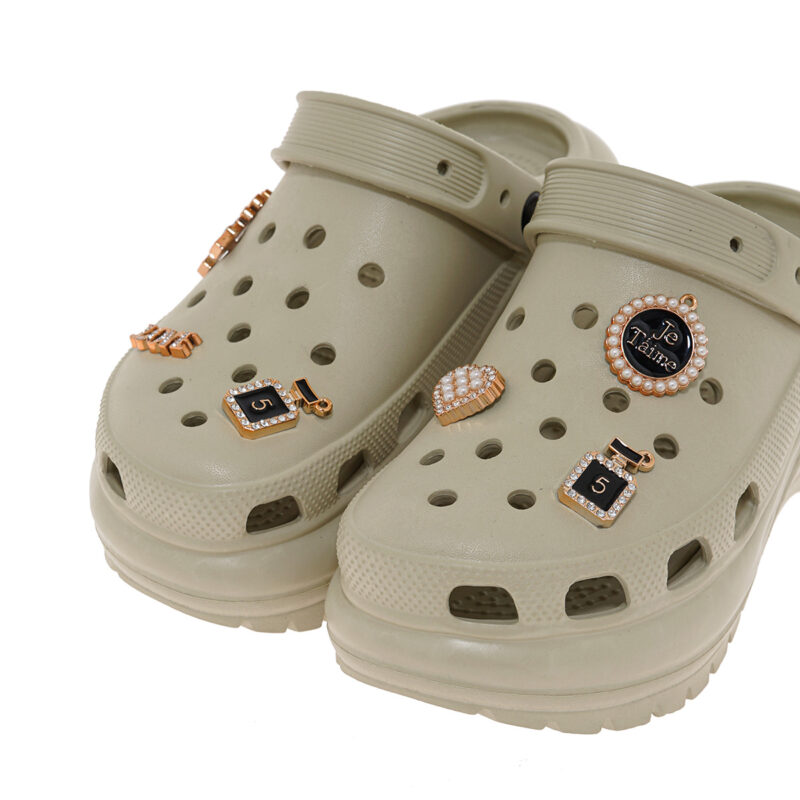 Seven clogs γυναικεία σε μπεζ χρώμα με διακοσμητικά στοιχεία - Image 2